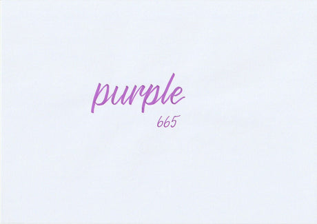 Handskriven text med ordet "purple" i lila färg, skriven med ABT Dual Brush Pen i nyansen 665 Purple.