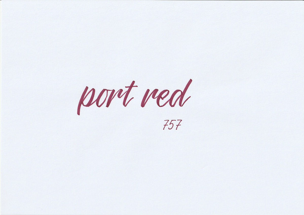 Handskriven text med orden "port red" i vinröd färg, skriven med ABT Dual Brush Pen i nyansen 757 Port Red.