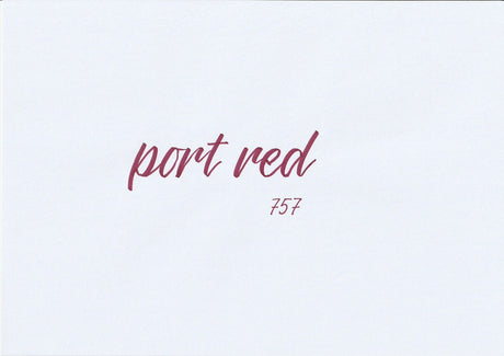Handskriven text med orden "port red" i vinröd färg, skriven med ABT Dual Brush Pen i nyansen 757 Port Red.
