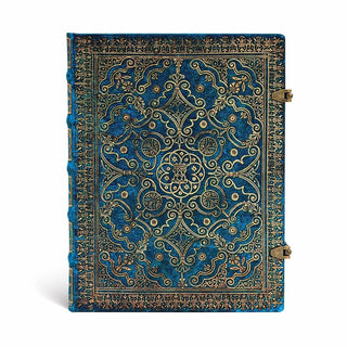 Anteckningsbok Azure - Ultra Linjerad Hård pärm Knäppe. Blå bok med guldfärgade detaljer. Boken har två knäppen till stängning. Från Paperblanks - Tidformera