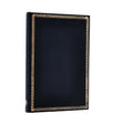 Svart anteckningsbok Black Edition - Mini Linjerad från Paperblanks. Boken har en smal guldfärgad ram runt pärmen. - Tidformera