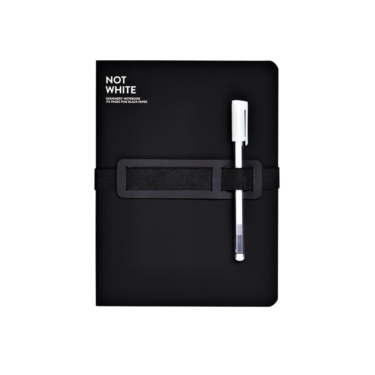 Anteckningsbok NOT WHITE L Light - Black från Nuuna. Boken är svart och har en anti-handbag band som sitter runt boken. I bandet finns en vit penna. - Tidformera