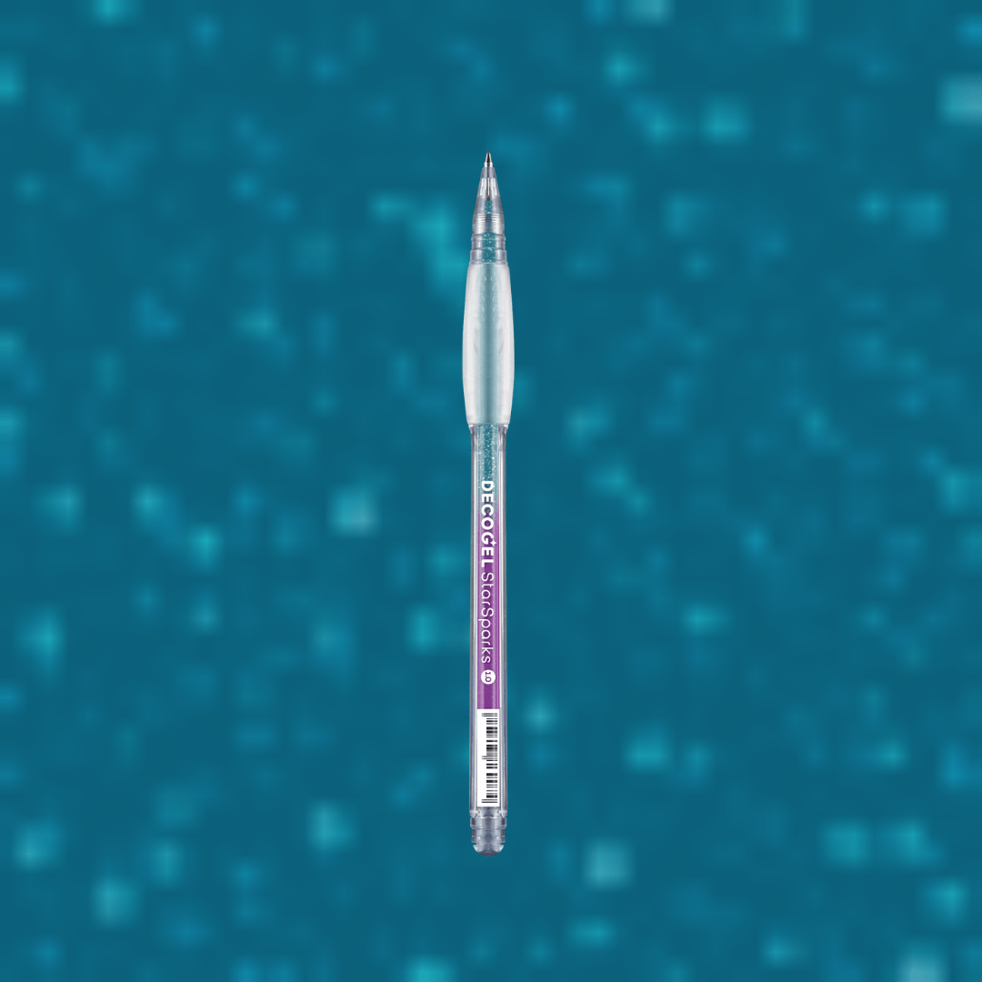 Decogel Star Sparks 1,0 T.BLUE 114 från Karin. Penna med en turkos bakgrund. Samma färg som pennans bläck. - Tidformera