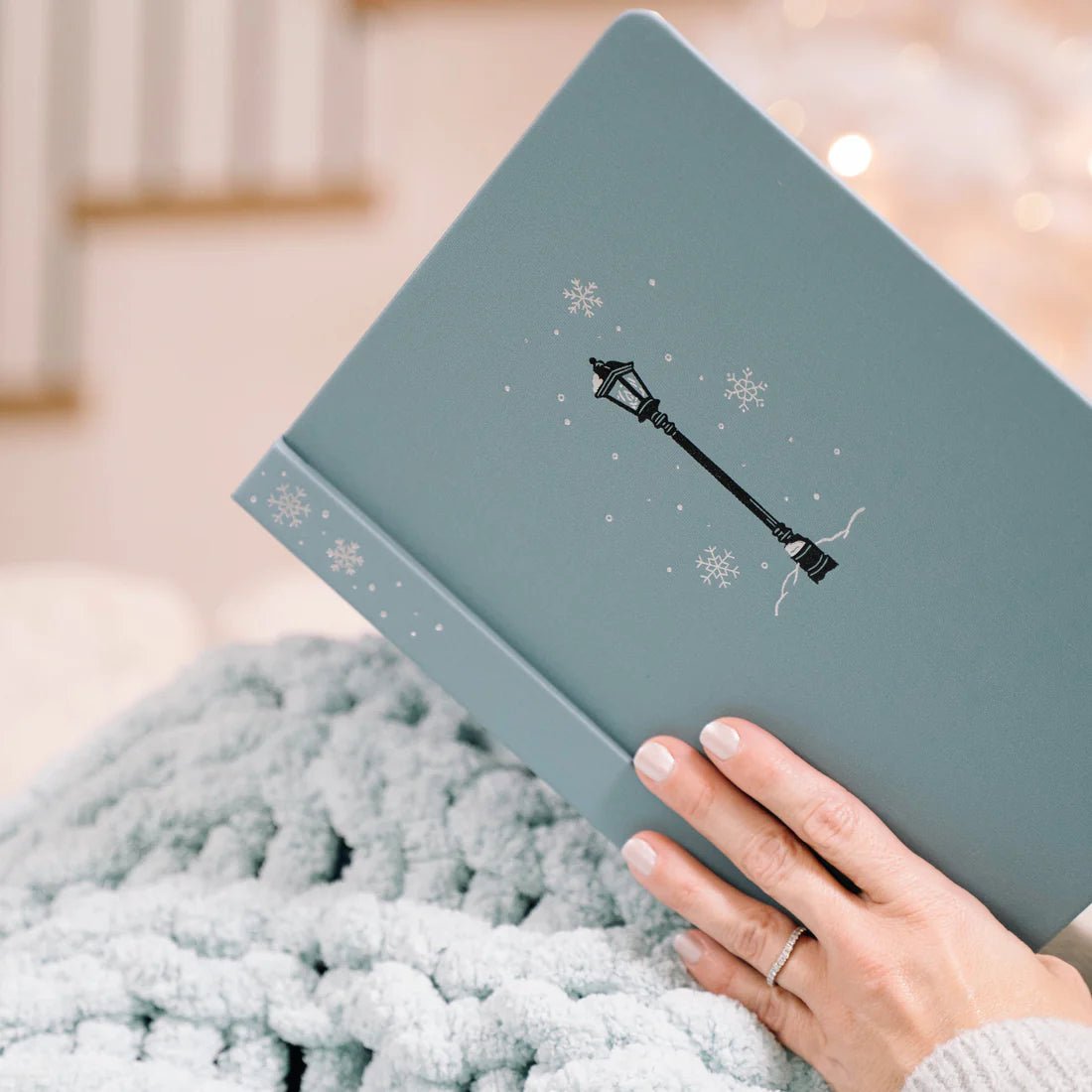 Dotted Notebook B5 - Lamp Post - 2 - Archer & Olive - Tidformera