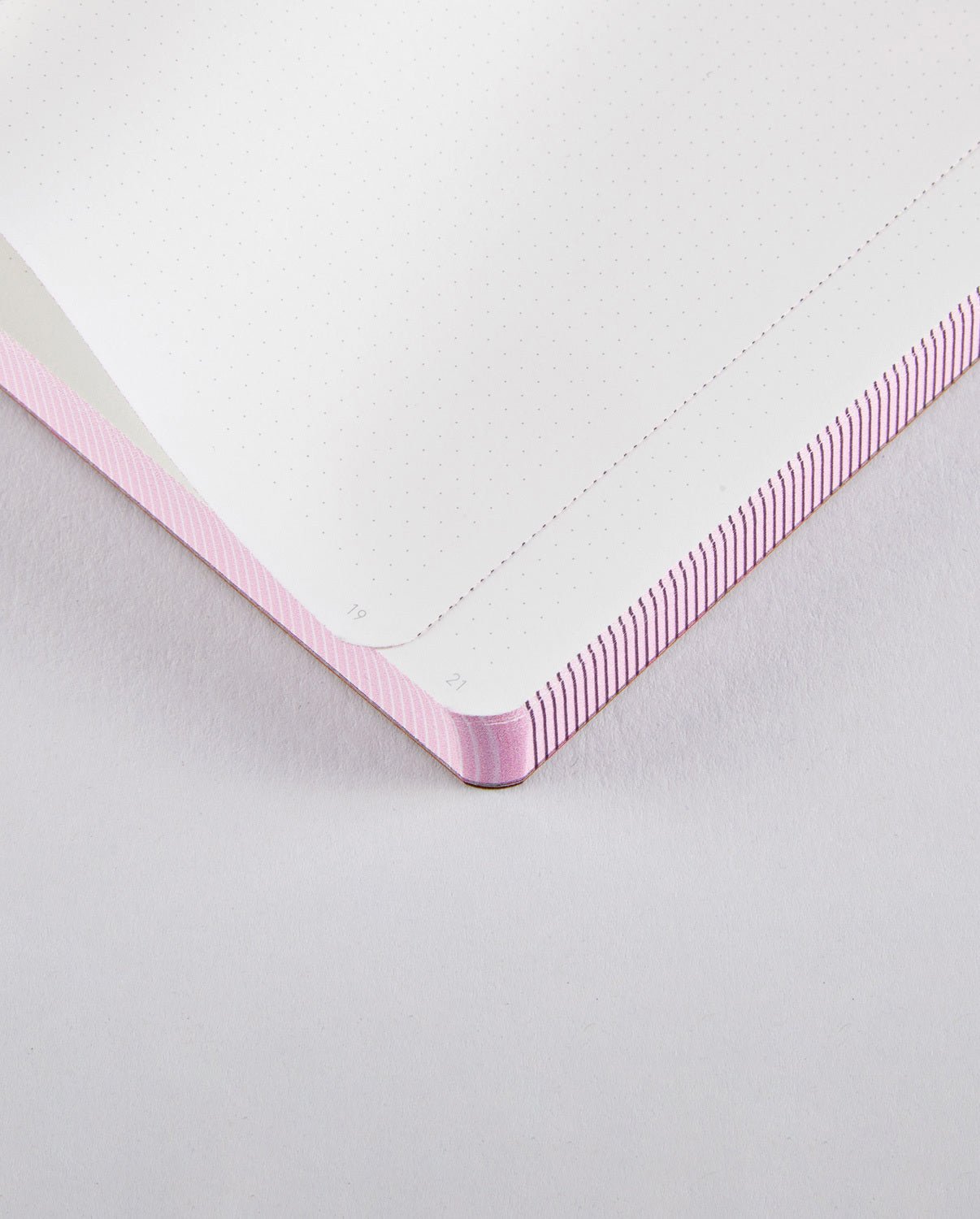 Dotted notebook Graphic S - OX - Nuuna - Tidformera