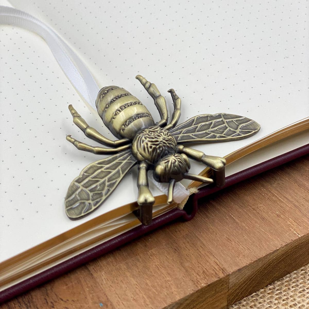 Esterbrook Bee Page Holder - 2 - Esterbrook - Tidformera