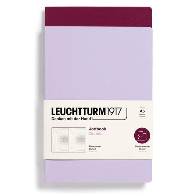 Ett vinrött och ett lila skrivhäfte - Jottbook Double Skrivhäften Dotted 2-pack A5 Lilac/Port red från Leuchtturm1917