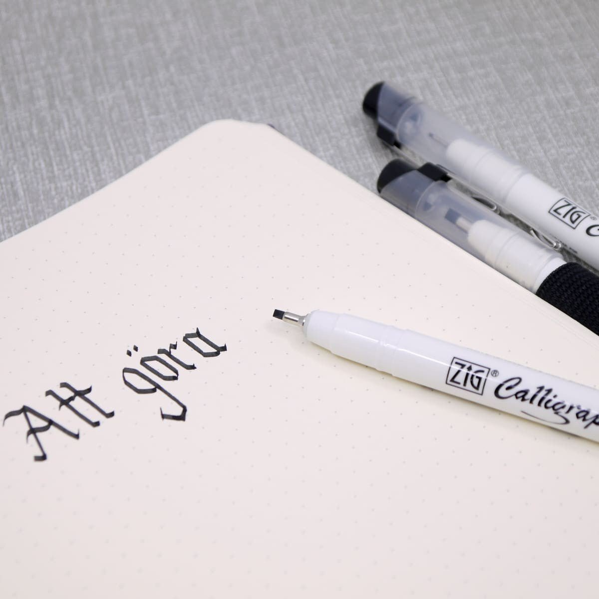 Kalligrafipennor 3 - pack Svart - 1 - ZIG Kuretake - Tidformera