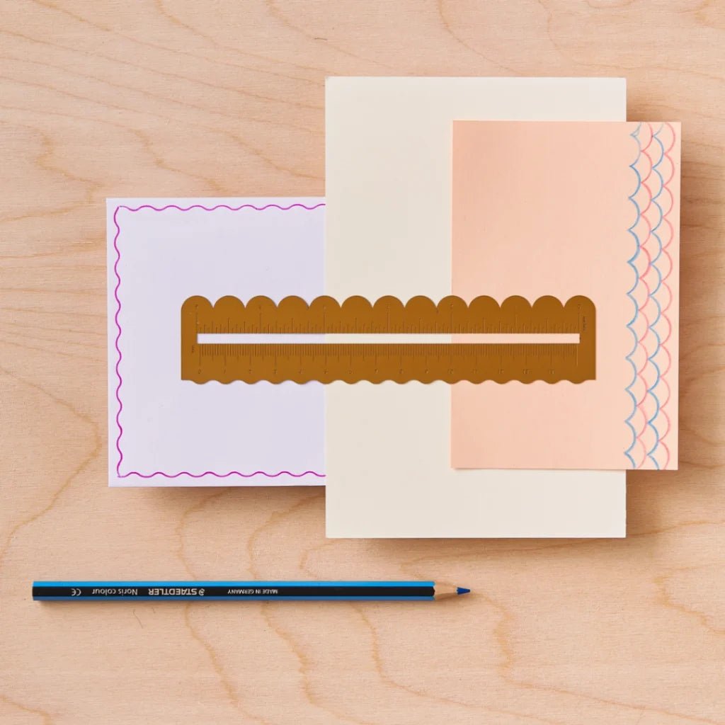 Linjal stencil Brass Wavy - 2 - Another Studio UK - Tidformera