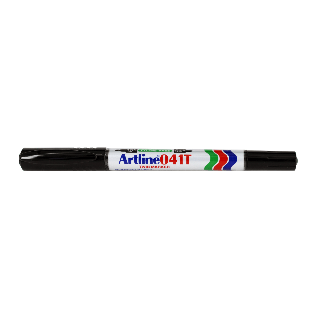 Märkpenna Artline 2 - i - 1 svart från Artline. Penna som det står Artline041T Twin marker på.