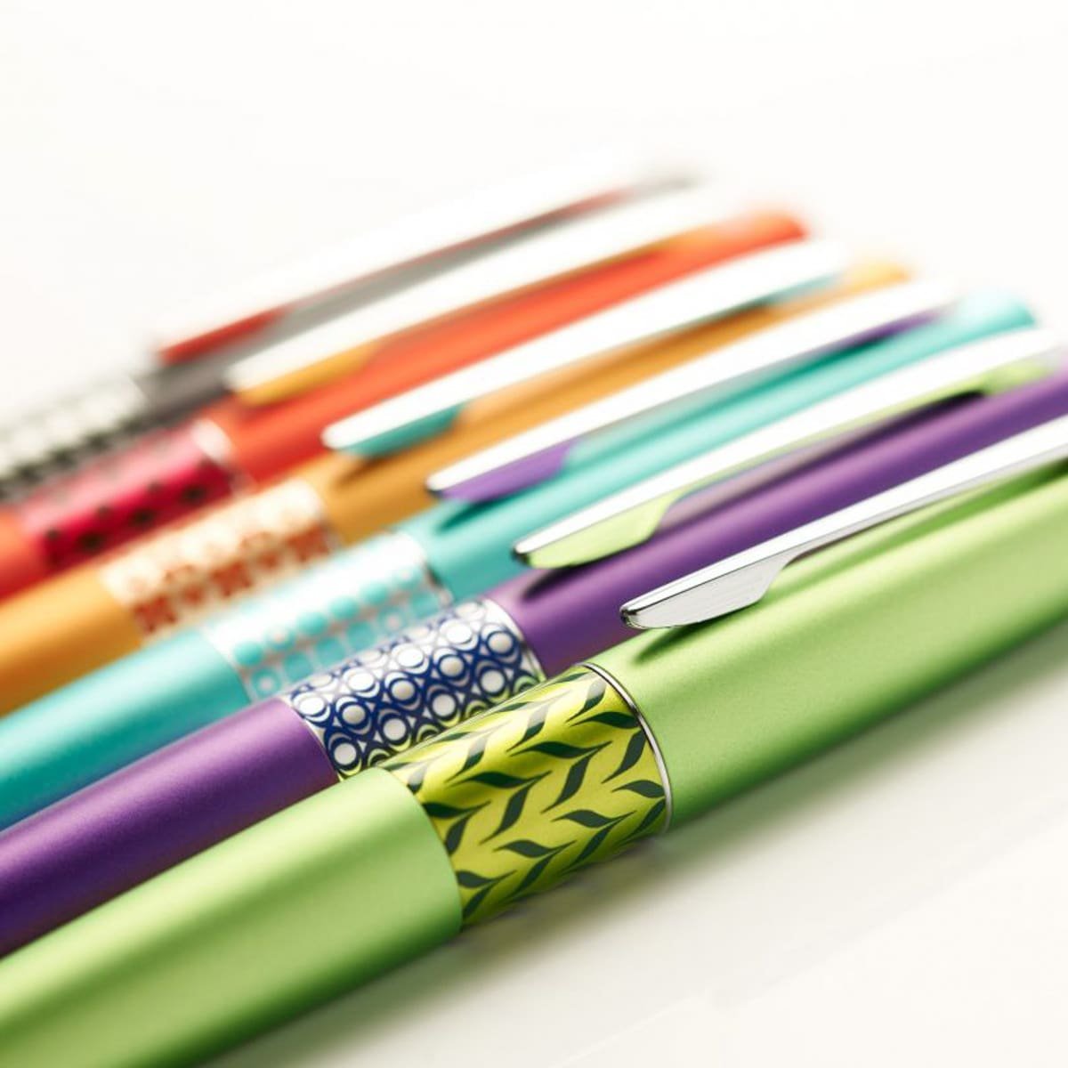 MR Retro Pop Rollerballpenna - Metallic Light Blue Dots Ring - 3 - Pilot - Tidformera