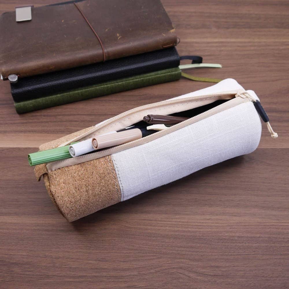 Pennfodral S`maepp Rund - Kork - 4 - Brunnen - Tidformera