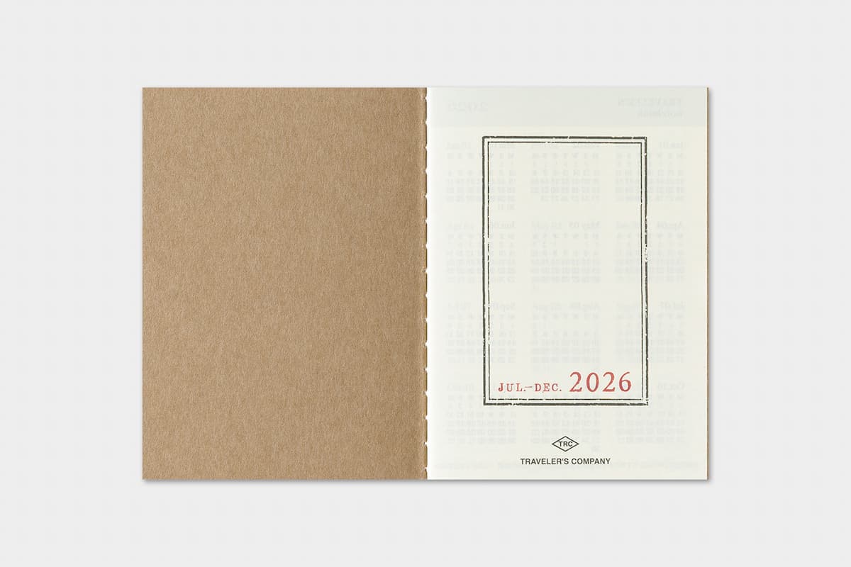 TRC 2026 Weekly Diary Passport size - 8 - Traveler's Company - Tidformera