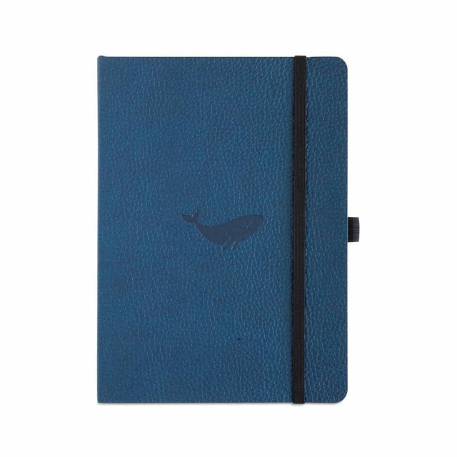 Wildlife A5 Soft cover Dotted Whale från Dingbats* - Blå anteckningsbok med mjuk pärm. Boken har svart gummiband för stängning samt pennhållare.
- Tidformera