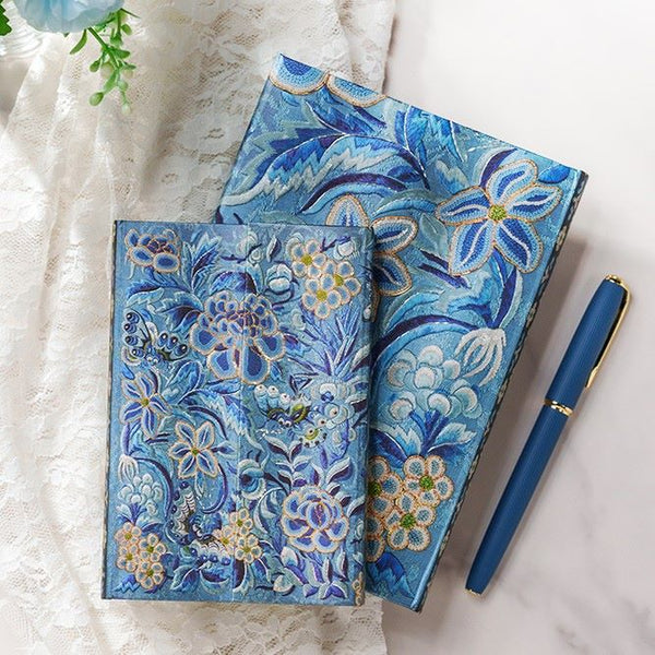 Anteckningsböckerna Blue Willow i serien Celebrate Hanfu från Paperblanks