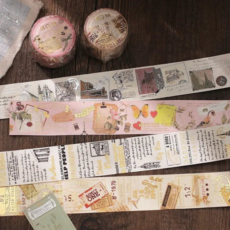 Washi tape - Special poem från BGM. Washi tape ligger på ett bord och fyra är utrullade. Motiven på är med text och stationery. Tidformera