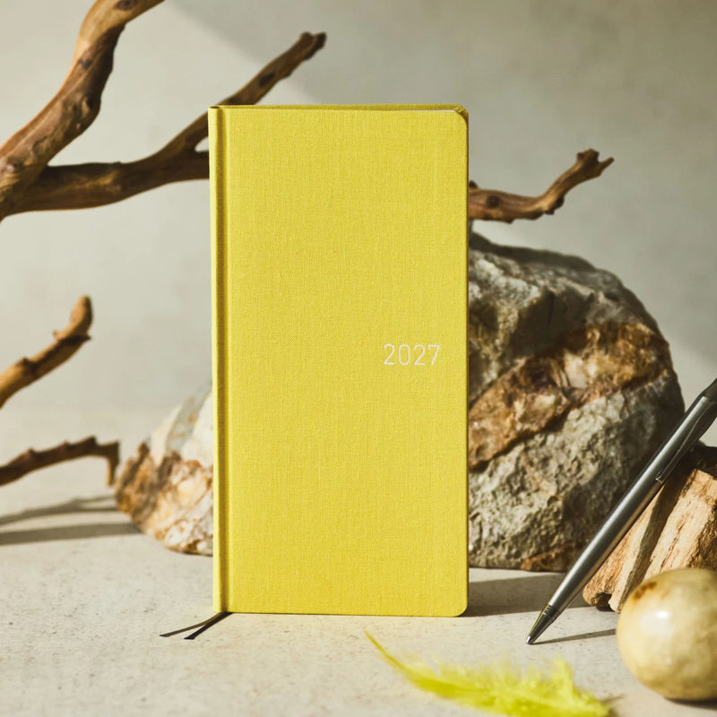 Canaria Yellow Hobonichi Weeks kalender 2027 - Tidformera