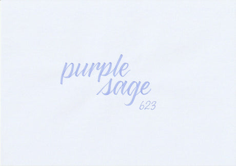 Handskriven text med ordet "purple sage" i salvialila färg, skriven med ABT Dual Brush Pen i nyansen 623 Purple Sage.