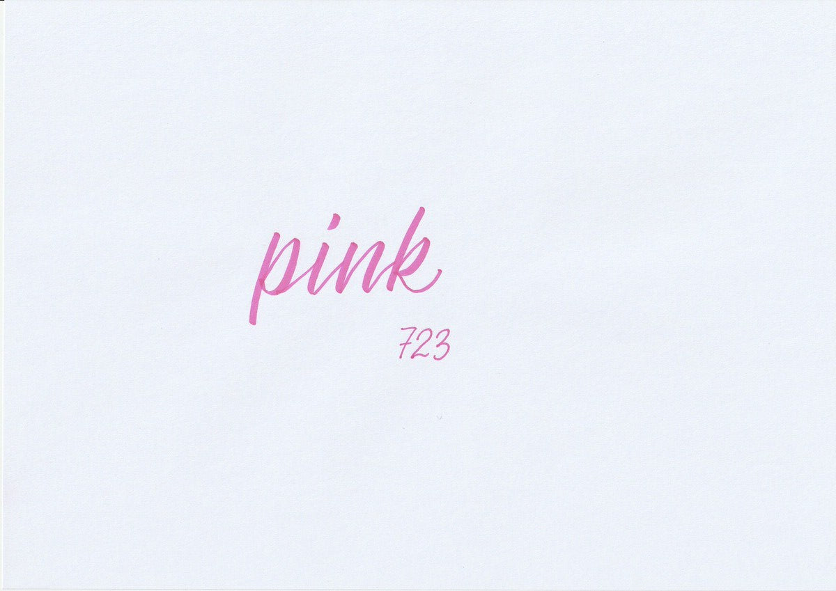 Handskriven text med ordet "pink" i rosa färg, skriven med ABT Dual Brush Pen i nyansen 723 Pink.