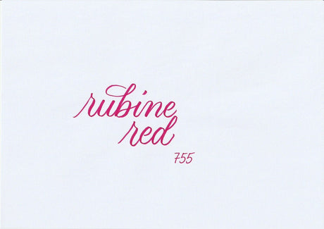 Handskriven text med orden "rubine red" i rubinröd färg, skriven med ABT Dual Brush Pen i nyansen 755 Rubine Red.