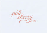 Handskriven text med orden "pale cherry" i blek körsbärsfärg, skriven med ABT Dual Brush Pen i nyansen 912 Pale Cherry.