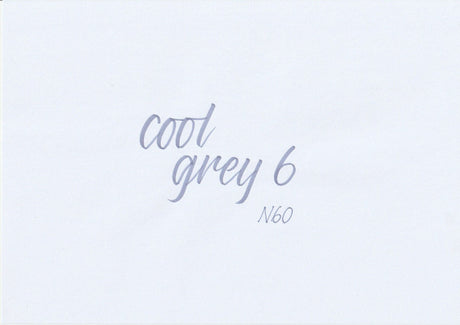 Handskriven text med orden "cool grey 6" i kall grå färg, skriven med ABT Dual Brush Pen i nyansen N60 Cool Grey 6
