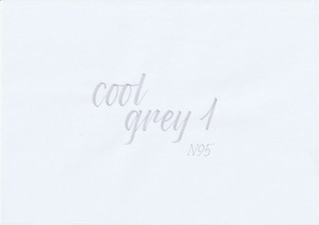 Handskriven text med orden "cool grey 1" i kall grå färg, skriven med ABT Dual Brush Pen i nyansen N95 Cool Grey 1.