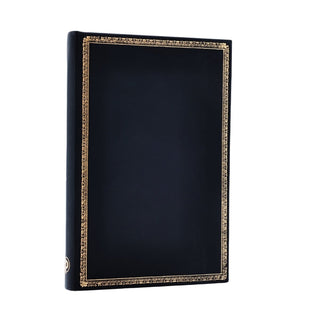 Svart anteckningsbok Black Edition - Mini Linjerad från Paperblanks. Boken har en smal guldfärgad ram runt pärmen. - Tidformera