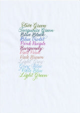 Handskriven text med orden "Olive, Green, Turquoise Green, Blue Black, Blue Violet, Pink Purple, Burgundy, Pale Pink, Pale Brown, Light Grey, Grey Blue, Pale Blue, Light Green" i olika färger, skriven med pennorna Pentel Brush Sign Pen från set 2.