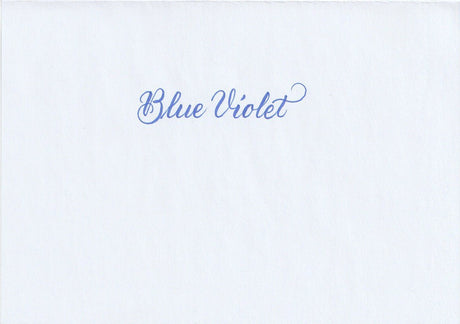 Handskriven text med orden "Blue Violet" i blålila färg, skriven med Pentel Brush Sign Pen i färgen Blue Violet.