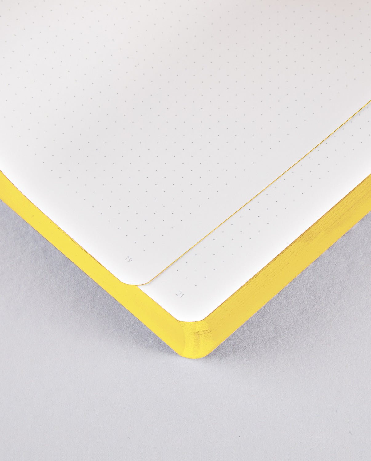 Dotted notebook Graphic L Magic Idea - Nuuna - Tidformera