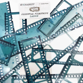 Grönblå Essential filmstrips - Lagoon - från 49 and Market ligger utspridda. Olika format och utformningar.  - Tidformera