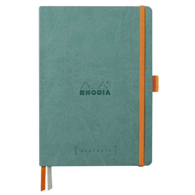 GoalBook Dotted notebook A5 - Aqua från Rhodia - Turkos anteckningsbok. Boken har 2 bokmärkesband samt en orange gummiband för stängning och pennhållare. - Tidformera