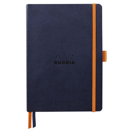 GoalBook Dotted notebook A5 - Midnight från Rhodia - Mörkblå anteckningsbok. Boken har 2 bokmärkesband samt en orange gummiband för stängning och pennhållare. - Tidformera