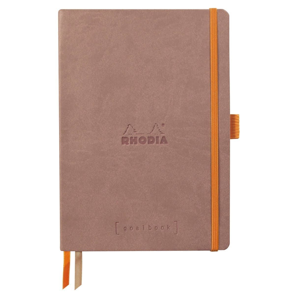 GoalBook Dotted notebook A5 - Rosewood från Rhodia - Rosa brun anteckningsbok. Boken har 2 bokmärkesband samt en orange gummiband för stängning och pennhållare.- Tidformera