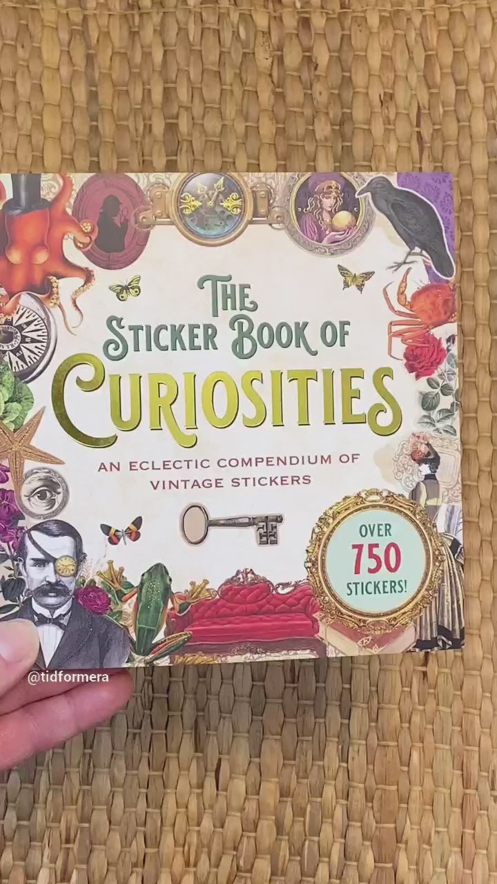 Video - Bläddra i The sticker book of Curiosities!