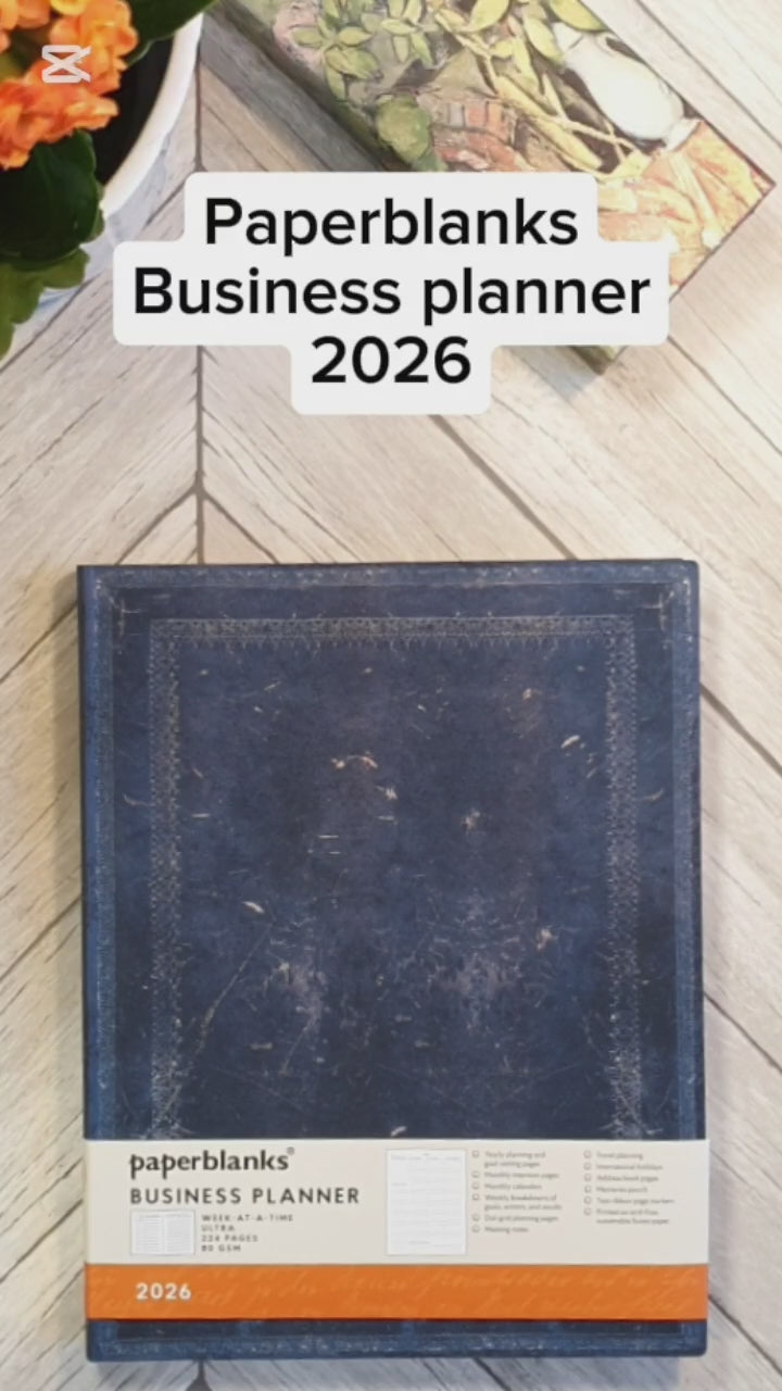 Video - Bläddra i Paperblanks Business planner för 2026. Tidformera