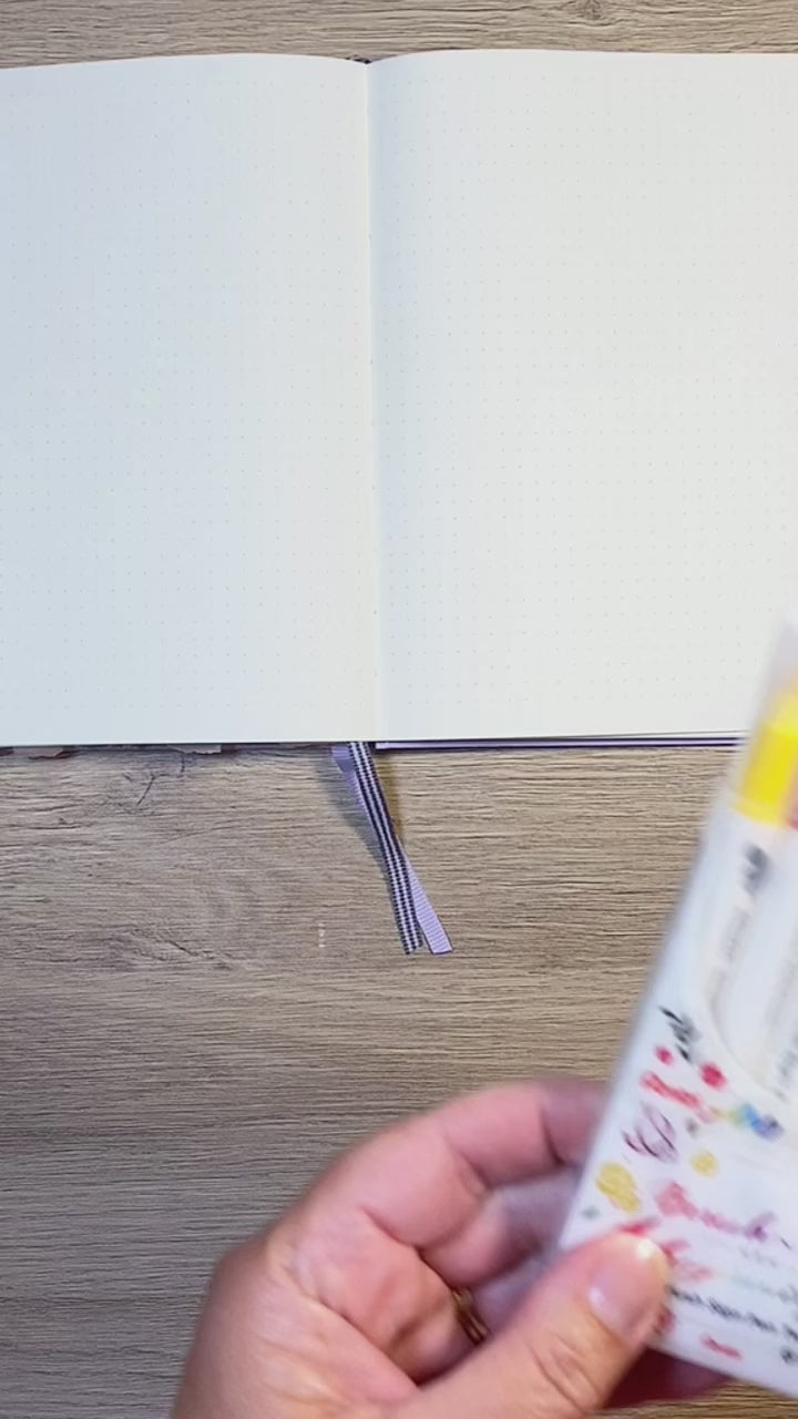 Video som visar Brush Sign Pen Twin från Pentel