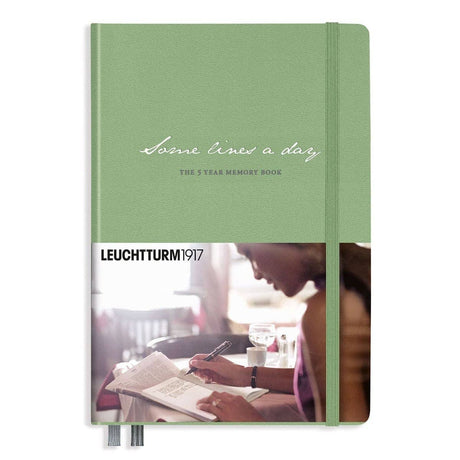 Notitieboeken En Schetsboeken : Leuchtturm1917 Some Lines A Day The 5 Year Memory Notebook Dagboek Lilac Notitieboeken En Schetsboeken : Leuchtturm1917 Some Lines A Day The 5 Year Memory Notebook Dagboek Lilac
