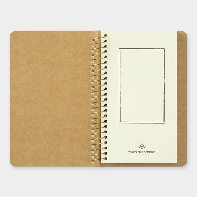 TRC SPIRAL RING NOTEBOOK A6 Slim Paper Pocket - Traveler's Company - Tidformera