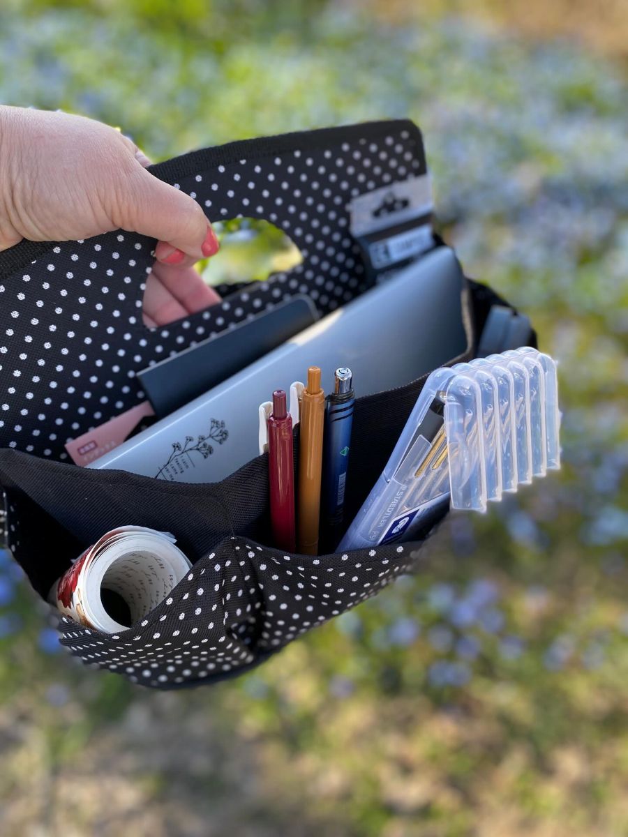 Väska - Craft Storage Caddy Liquorice Dot - 2 - Docrafts Papermania - Tidformera