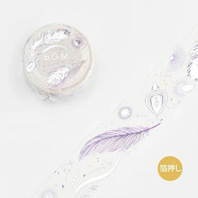 Vit dekorationstejp med lila fjädrar och detaljer. Washi Tape Black Day - Wing från BGM - Tidformera