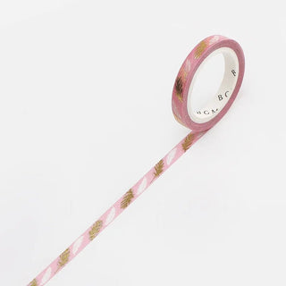 Smal rosa dekorationstejp med fjädrar i guld och vit. Washi Tape Gold Feather - 5 mm från BGM - Tidformera