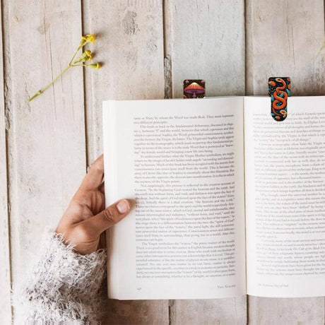 Wooden Booktags - Book secrets - 5 - Cozywood - Tidformera